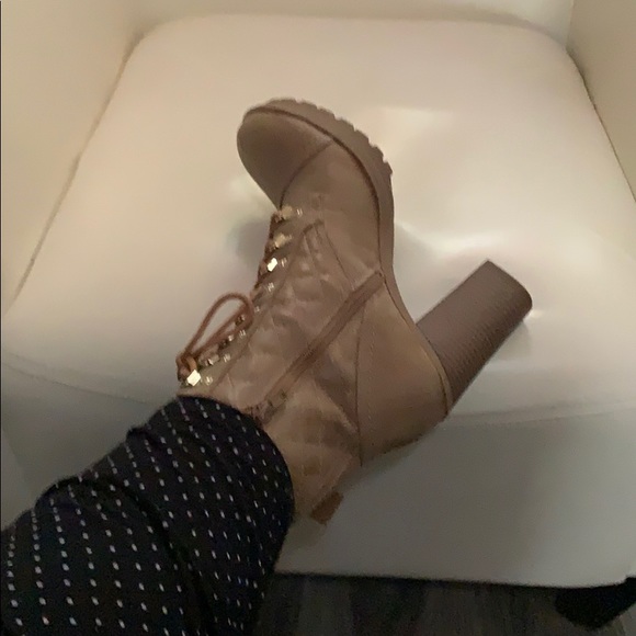 Ladies Boots - Picture 7 of 8